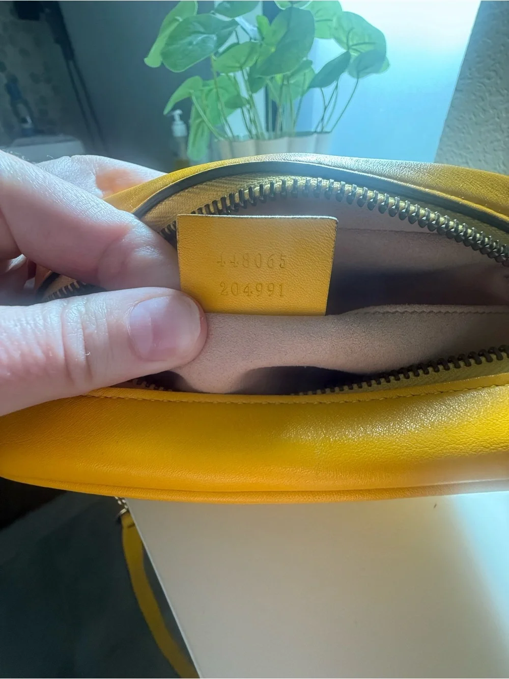 Gucci Marmont Small Camera Bag – Yellow Matelassé Leather Crossbody - Picture 5 of 11